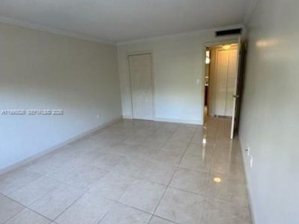 9301 SW 92nd Ave, Unit 210C, Miami, FL 33176