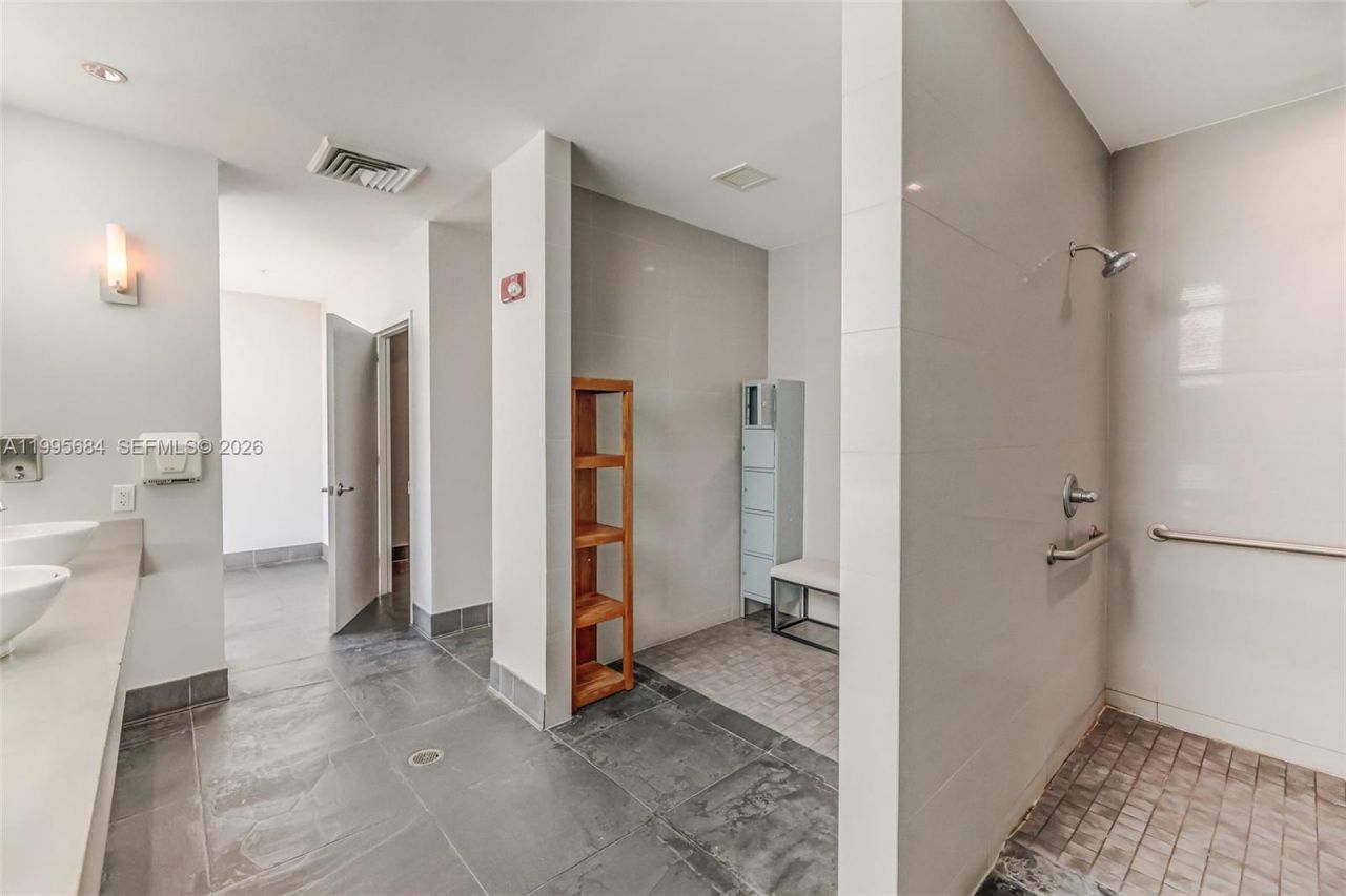 133 NE 2nd Ave, Unit 611, Miami, FL 33132 Photo