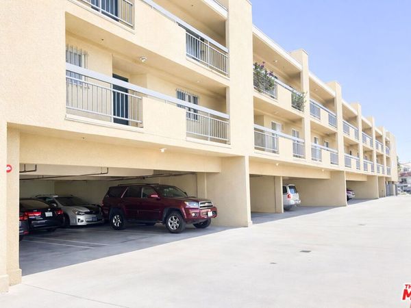 9014 Burnet Avenue, Unit 208, North Hills, CA 91343