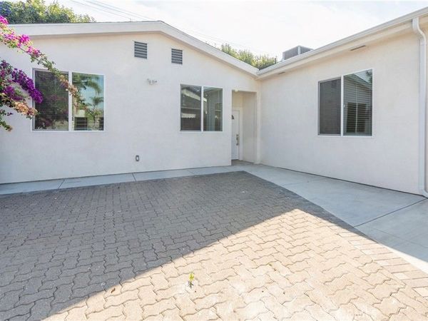 7514 Forbes Avenue, Lake Balboa, CA 91406