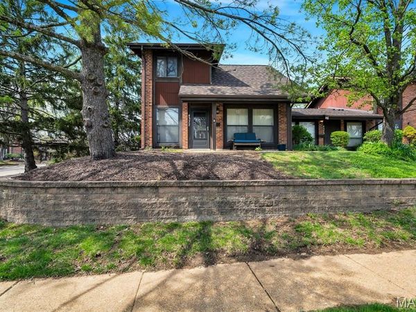 4377 Kingbolt Boulevard , St Louis, MO 63129