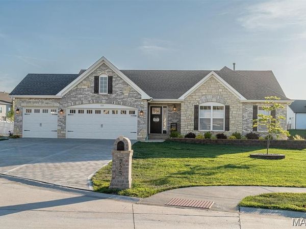 725 Galveston Court, Moscow Mills, MO 63362