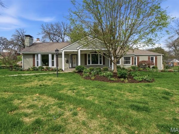 1055 Warson Woods Drive, Warson Woods, MO 63122