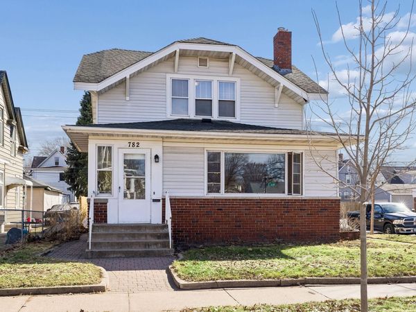 782 Rose Avenue E, Saint Paul, MN 55106