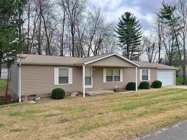 315 Doyle Avenue, Loogootee, IN 47553