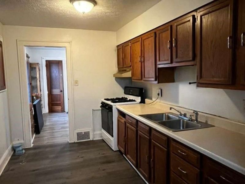 3993 W 23rd Street, Cleveland, OH 44109 Photo 7