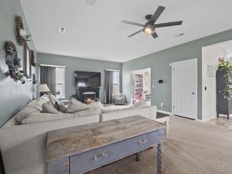 5316 Karst Circle, Ashville, OH 43103 Photo 11