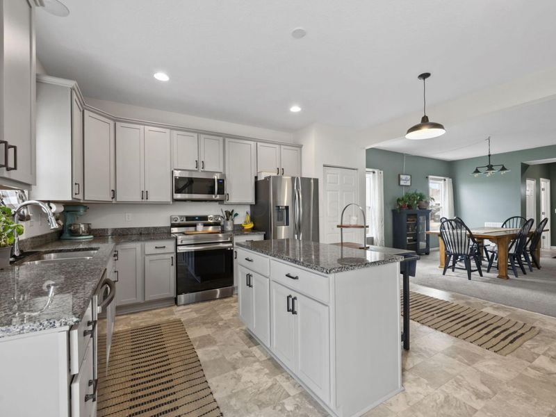 5316 Karst Circle, Ashville, OH 43103 Photo 4