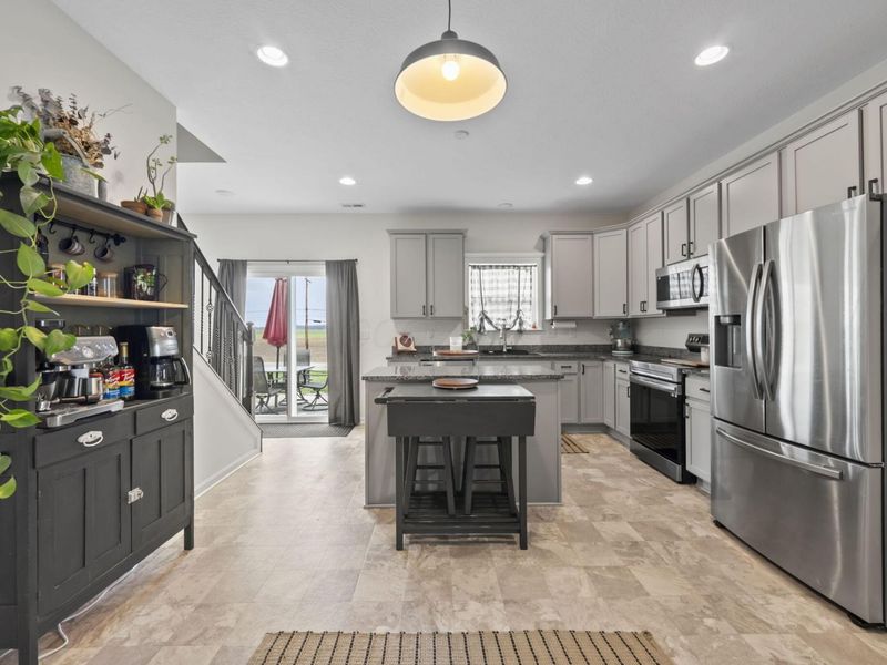 5316 Karst Circle, Ashville, OH 43103 Photo 5