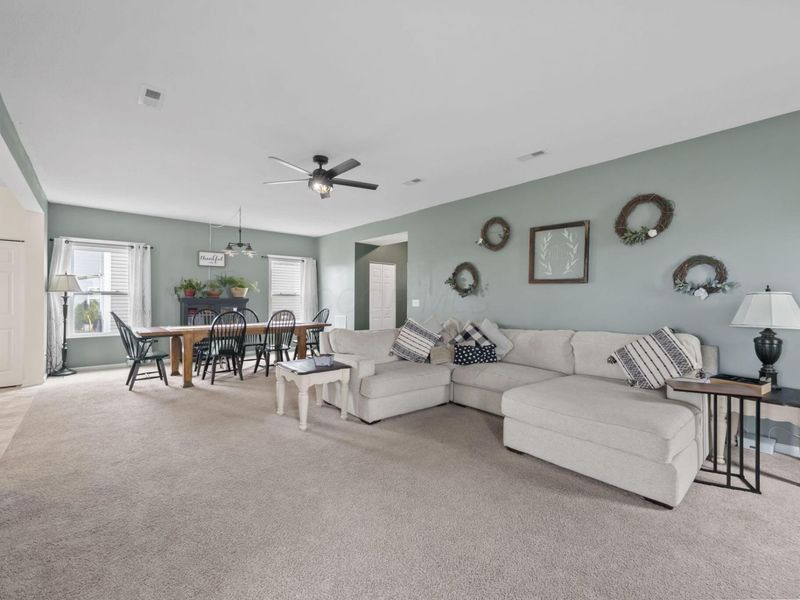 5316 Karst Circle, Ashville, OH 43103 Photo 9