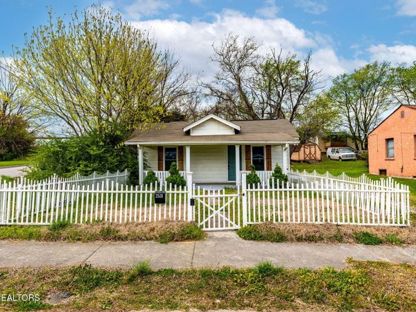 2531 E Glenwood Ave, Knoxville, TN 37917