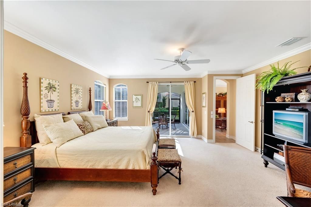 2654 Bolero Dr, Unit 8-1, Naples, FL 34109 Photo