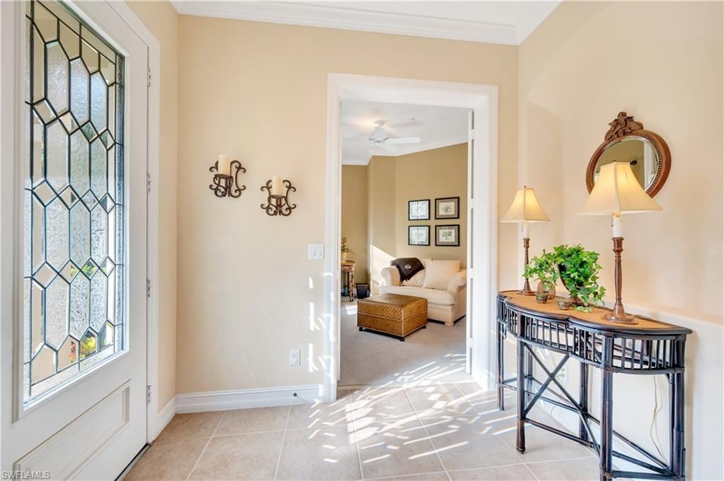 2654 Bolero Dr, Unit 8-1, Naples, FL 34109 Photo