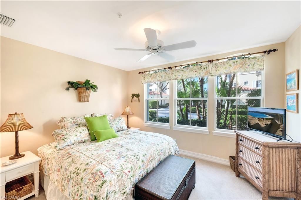 2654 Bolero Dr, Unit 8-1, Naples, FL 34109 Photo
