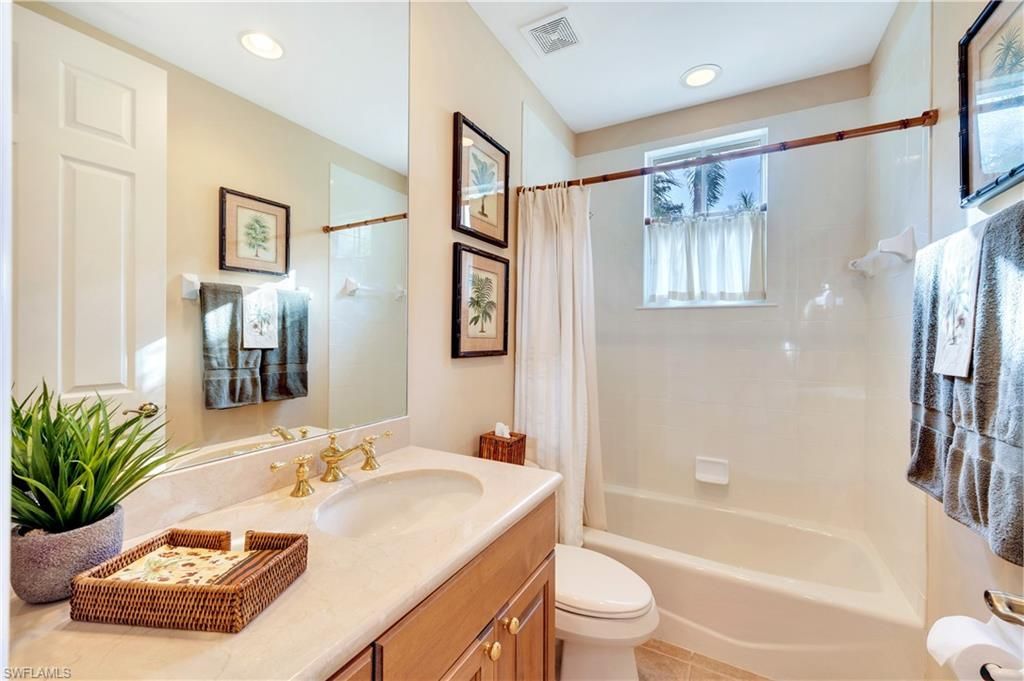 2654 Bolero Dr, Unit 8-1, Naples, FL 34109 Photo