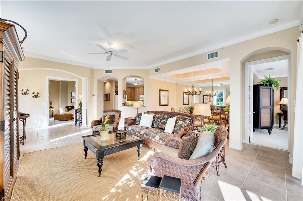 2654 Bolero Dr, Unit 8-1, Naples, FL 34109 Photo