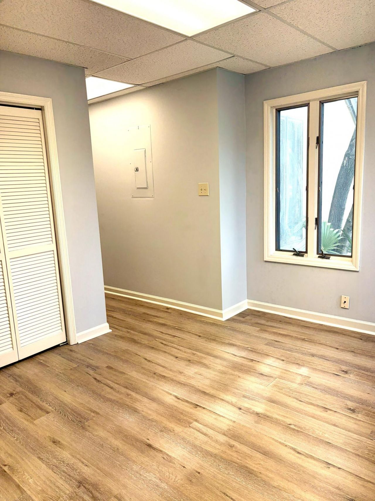 109 Wappoo Creek Drive Photo 4