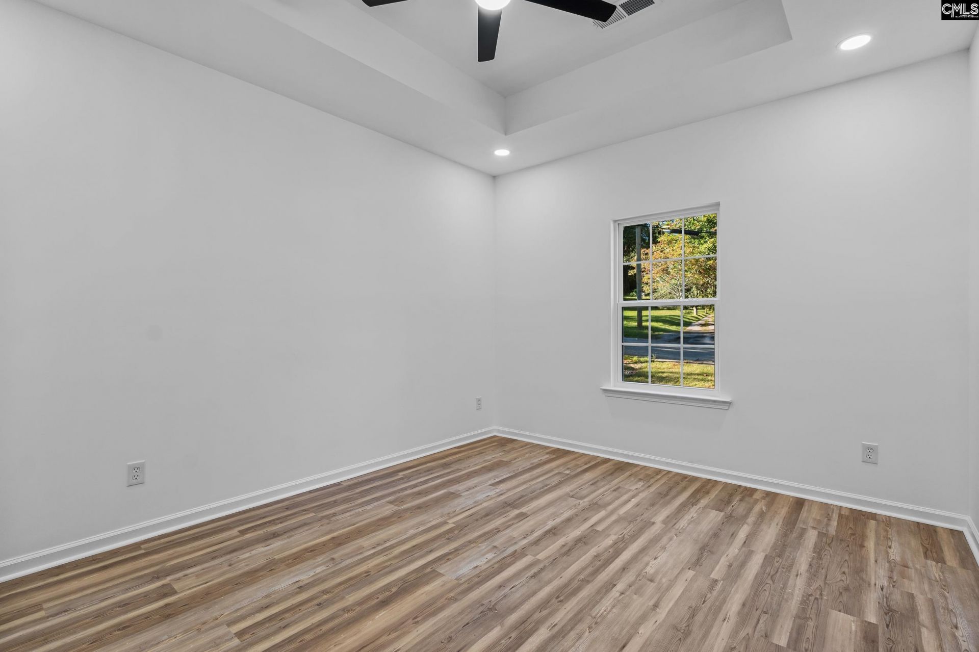 318 Lincolnshire Square Photo 11