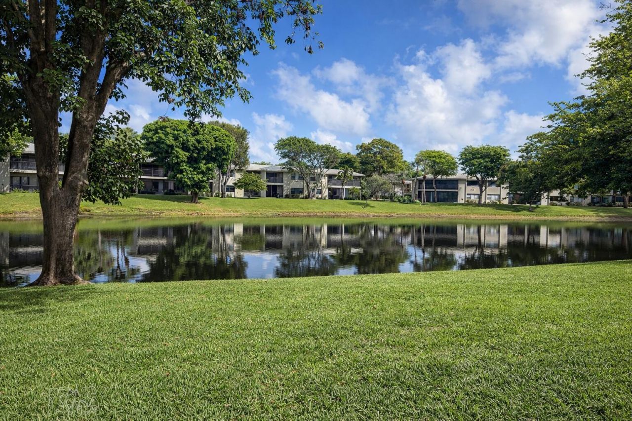4 Westgate Lane, Unit 4c, Boynton Beach, FL 33436 Photo