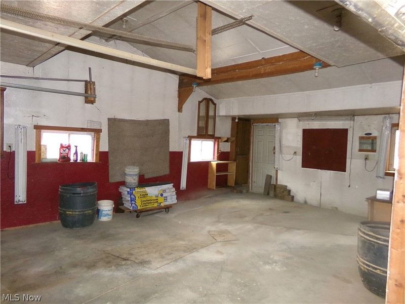 317 Mann Drive NE, Waynesburg, OH 44688 Photo 2