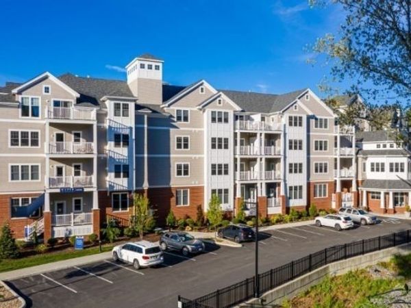 8 Island Court, Unit 104, Easton, MA 02375