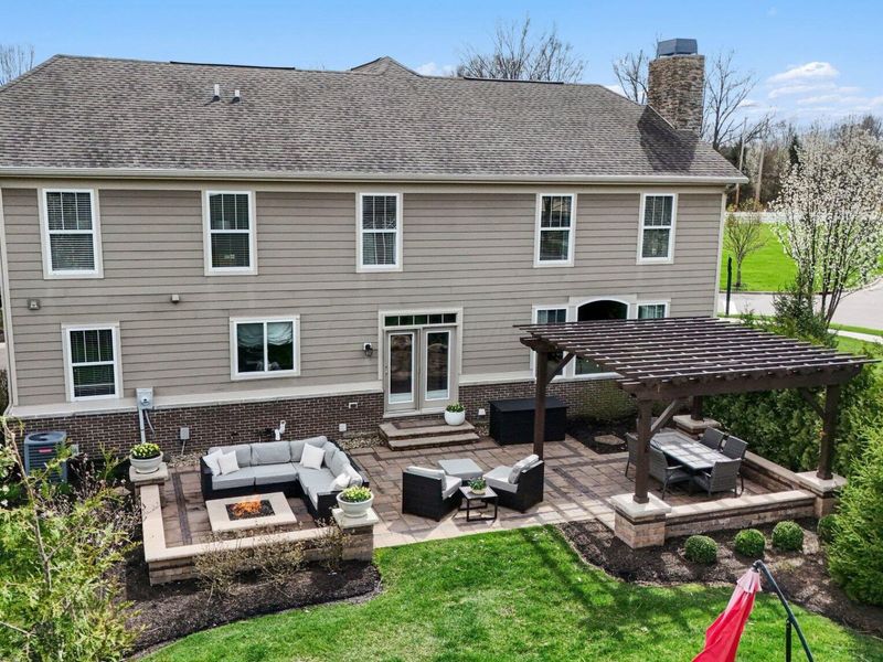 9280 Mcclellan Drive, New Albany, OH 43054 Photo 2