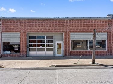 125 N Main Street, Wagoner, OK 74467