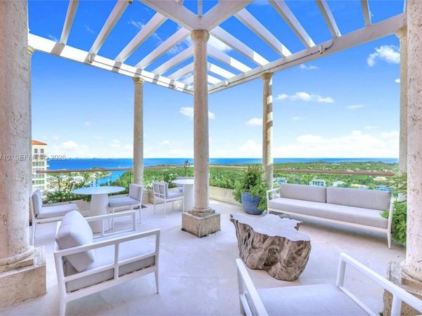 60 Edgewater Dr, Unit TS-A, Coral Gables, FL 33133