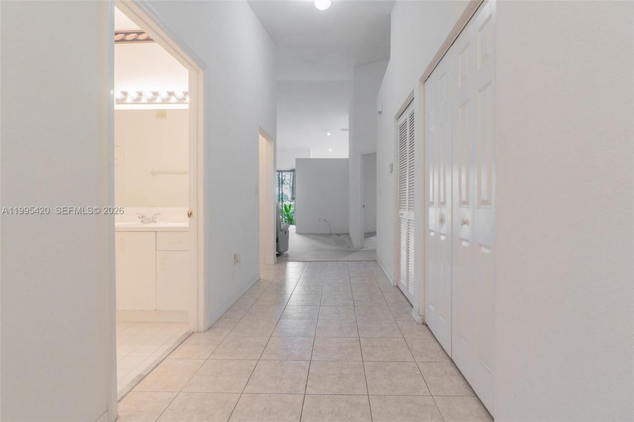 7501 S Aragon Blvd , Unit 4, Sunrise, FL 33313 Photo