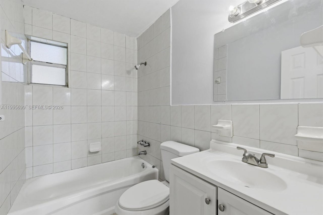 533 NW 15th Way, Fort Lauderdale, FL 33311 Photo