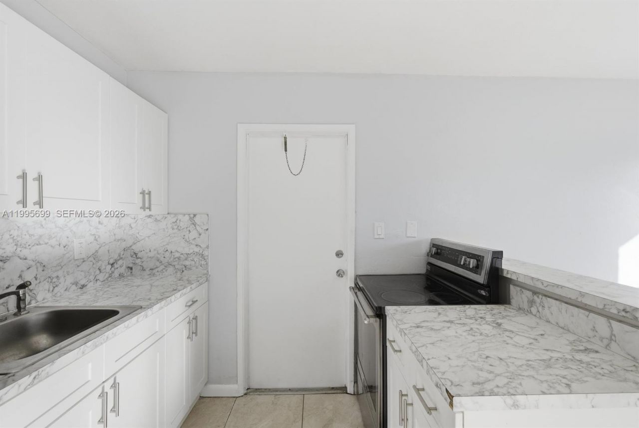 533 NW 15th Way, Fort Lauderdale, FL 33311 Photo