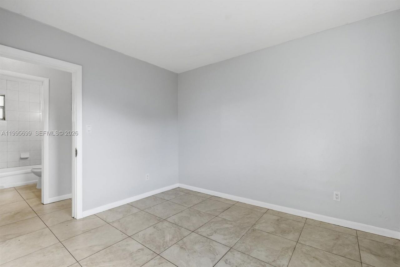 533 NW 15th Way, Fort Lauderdale, FL 33311 Photo