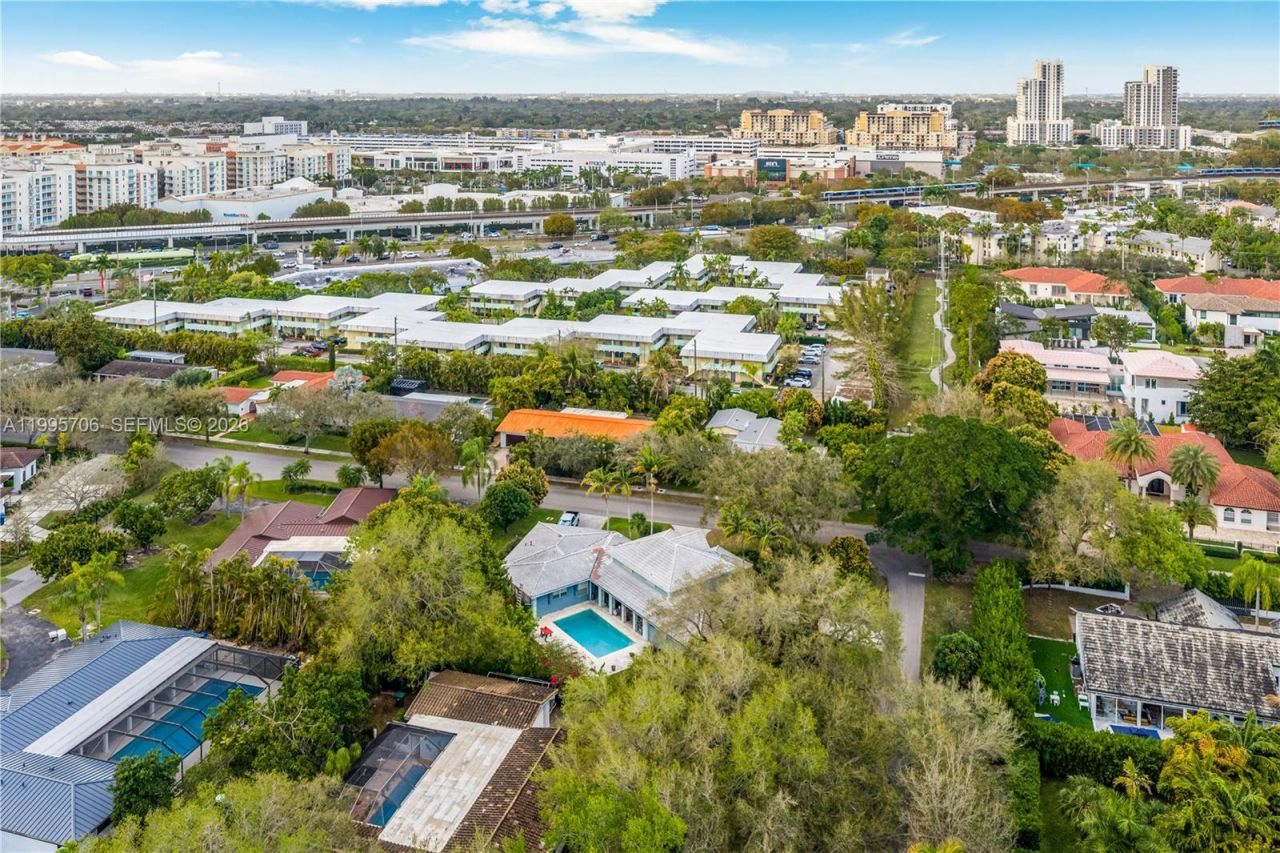 9200 SW 70th Ave, Pinecrest, FL 33156 Photo