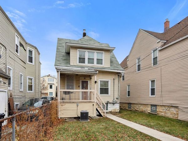 5925 W Iowa Street , Chicago, IL 60651