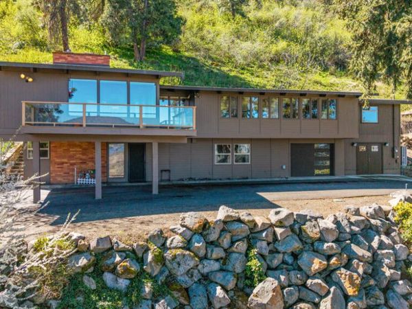 1215 Lakeshore Drive, Klamath Falls, OR 97601