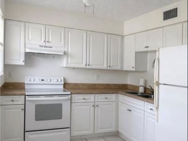 3325 Airport RD N, Unit R3, NAPLES, FL 34105