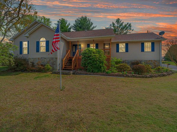 124 Abby Lane, Jacksboro, TN 37757