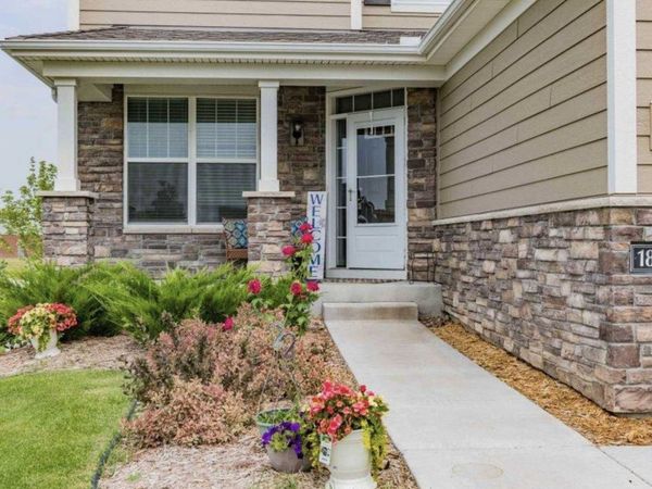 18468 70th Avenue N, Maple Grove, MN 55311