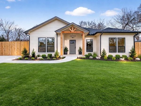 2112 W 13th Avenue , Corsicana, TX 75110