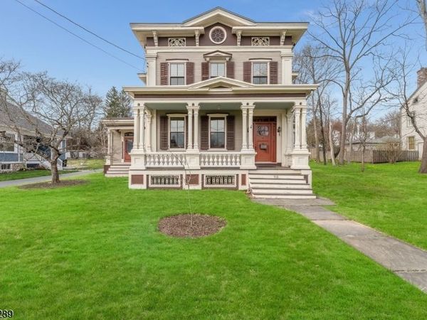 68 W Main St, Clinton, NJ 08809