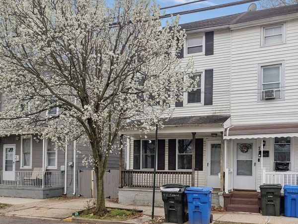 9 E FEDERAL STREET , BURLINGTON, NJ 08016