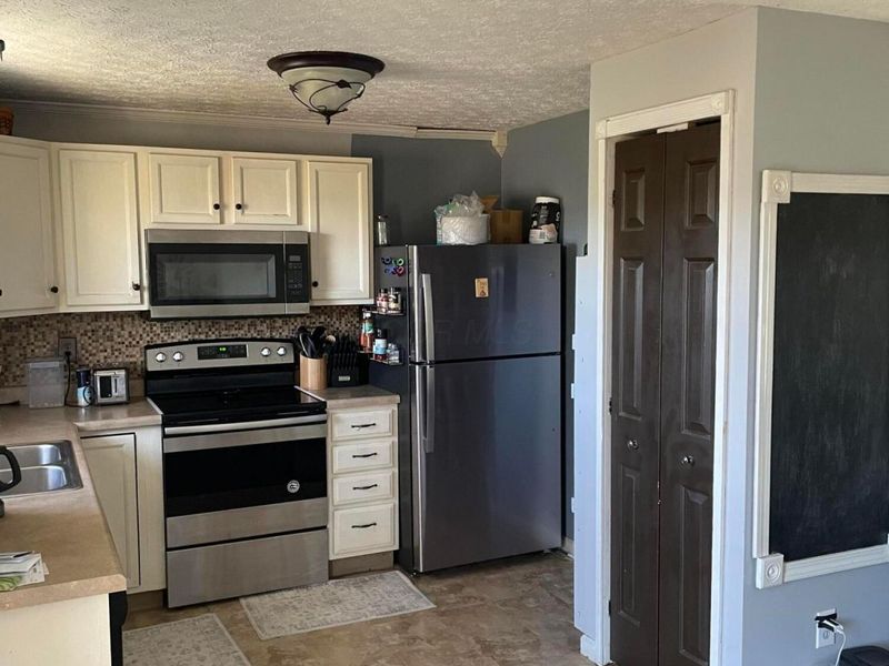 534 Brentwood Drive NE, Newark, OH 43055 Photo 2