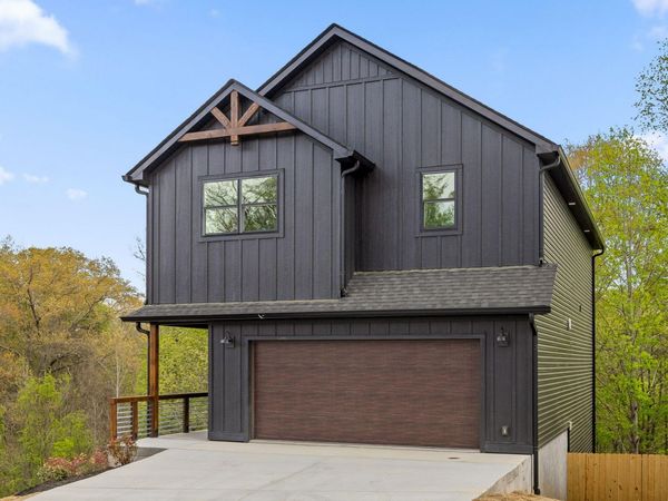 459 Candytuft Lane, Hixson, TN 37343