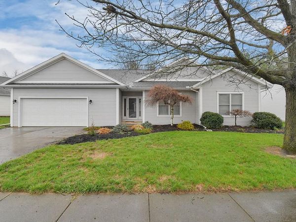 102 Roth Court, Bellevue, OH 44811