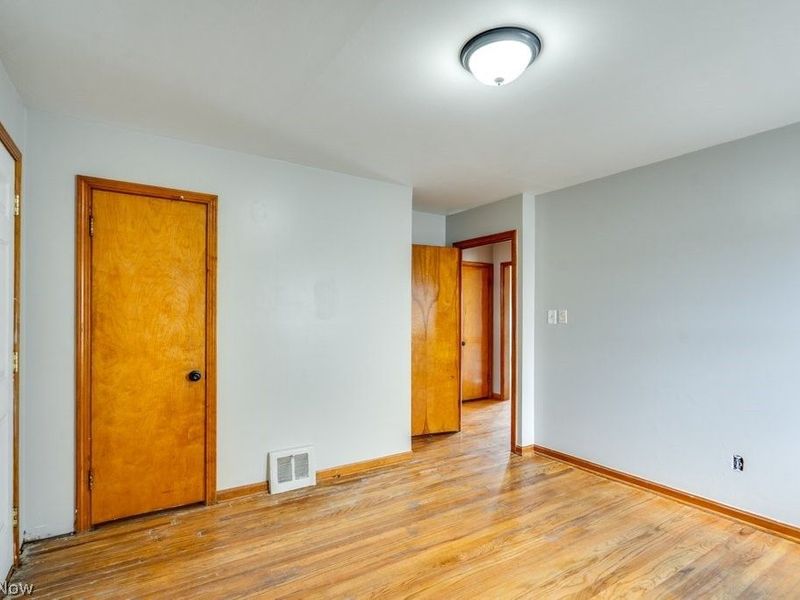 8514 Deerfield Drive, Parma, OH 44129 Photo 16