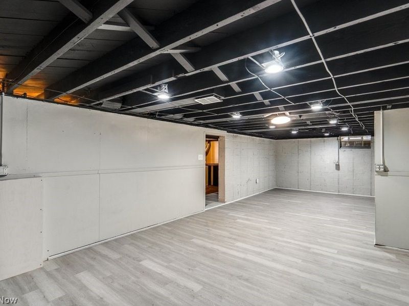 8514 Deerfield Drive, Parma, OH 44129 Photo 27