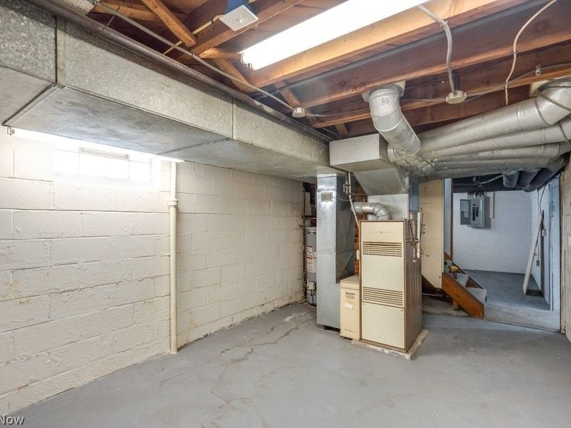 8514 Deerfield Drive, Parma, OH 44129 Photo 29