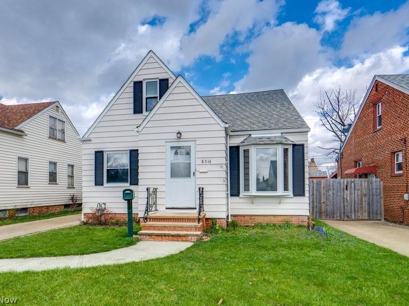 8514 Deerfield Drive, Parma, OH 44129 Photo 3