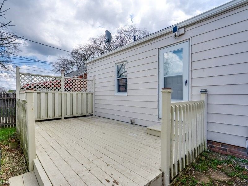 8514 Deerfield Drive, Parma, OH 44129 Photo 33