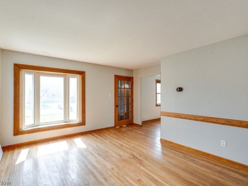 8514 Deerfield Drive, Parma, OH 44129 Photo 5